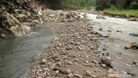 Sungai ini memiliki dua rasa yaitu rasa panas dan dingin