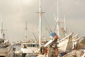 Sunset Cantik di Pelabuhan Paotere, Makassar