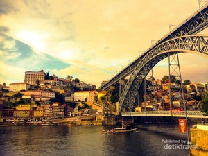 Sunset Ciamik Berbalut Nuansa Kuno di Portugal