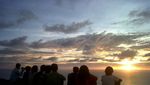 Sunset di Bukit Parang Endog, Yogya Memang Istimewa