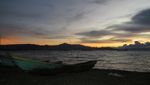 Sunset di Laut? Bukan, Ini di Danau Toba