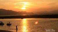 Eksotisnya sunset Ulee Lheue