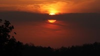 Sunset instagramable di Candi Barong