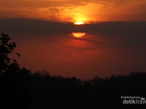 Sunset Instagramable di Candi Barong