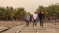 Pengunjung Pantai Akkarena