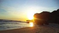 Sunset di Pantai Tuguragung
