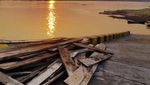 Sunset yang Indah di Pinggir Sungai Kapuas