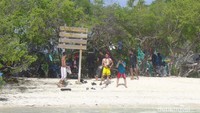 Pantai di Pulau Bair