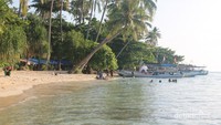 Menikmati sore di Pantai Tanjung Gelam