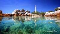 Pulau Lengkuas yang terdapat mercusuar bekas peninggalan zaman Belanda, Foto: @wisatabudayababel.blogspot.com