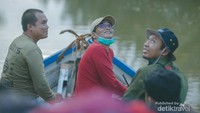Asyiknya susur sungai bareng teman