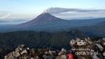Syahdunya Puncak Gunung Sibayak