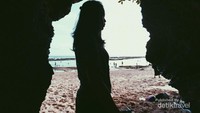 Salah satu spot foto di tepi pantai