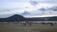 Sisa-sisa senja di Pantai Pasir Putih Parbaba