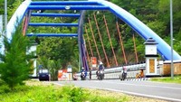 Banyak yang menghabiskan waktu di Jembatan Soge