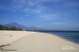 Tabuhan, Pulau Penuh Pasir Putih di Banyuwangi