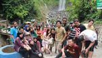 Tahun Baru yang Segar di Air Terjun Grojogan Sewu