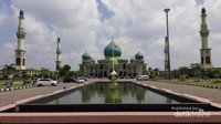 Mirip sekali dengan Taj Mahal bukan?