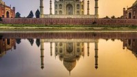 Taj Mahal (Sumber: picturesclip.com)