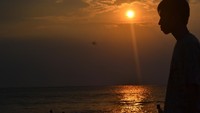 Sore Hari di Pantai Santolo