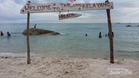 Lokasi untuk berfoto, view-nya laut