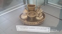Kuningan berupa tempat sirih orang Belirung