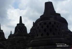Tak Henti Mengagumi Pesona Borobudur
