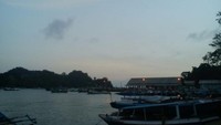 Senja di Pantai Sendang Biru, menghadap Pulau Sempu