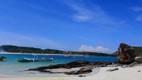 Pemandangan cantik di Pantai Tanjung Aan