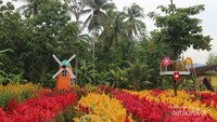 Replika kincir angin yang mirip di Belanda