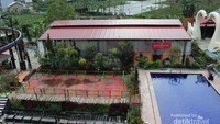 Sebagian area taman nampak dari atas