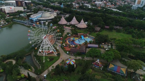 Taman Legenda Liburan Ala Jurassic Park Di Jakarta 1556