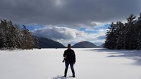 Eagle Lake yang membeku karena cuaca ekstrem