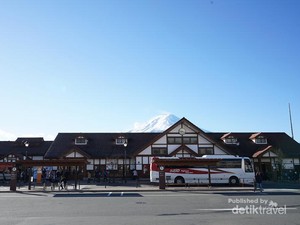 Taman Rekreasi Ekstrem di Balik Cantiknya Gunung Fuji