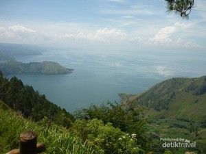 Taman Simalem, Tempat Terbaik Melihat Cantiknya Danau Toba