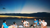 menikmati senja di Dermaga
