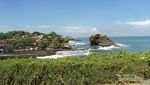 Tanah Lot di Bali yang Tak Pernah Sepi