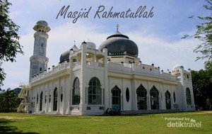 Tanda Kebesaran Allah di Masjid Rahmatullah Aceh