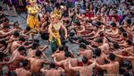 Tari Kecak dan Sunset Syahdu di Bali