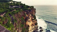Tebing mempesona di uluwatu