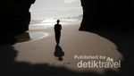 Tebing Ajaib Pantai Mbawana di Sumba