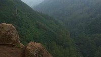 Pemandangan di Tebing Keraton