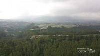 Kota Bandung terlihat di kejauhan