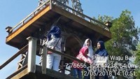 Replika Eiffel ala Pantai Watu Bale