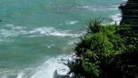 Biru langit dan laut yang menyatu di kejauhan