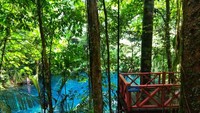 Bak masuk negeri dongeng, ketika memasuki kawasan telaga biru Wopersnondi