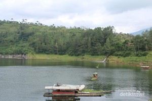 Telaga Menjer, Sisi Lain Keindahan Dieng yang Wajib Dicoba