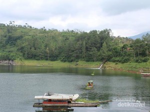 Telaga Menjer, Sisi Lain Keindahan Dieng yang Wajib Dicoba