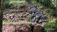Desa Kalimuncar, Batu Basalt dan Batu Rijang