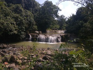 Tempat Main Basah-basahan Baru di Bogor: Curug Sedong